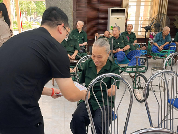 thay-nguyen-dinh-tuan-4-1759295174.png