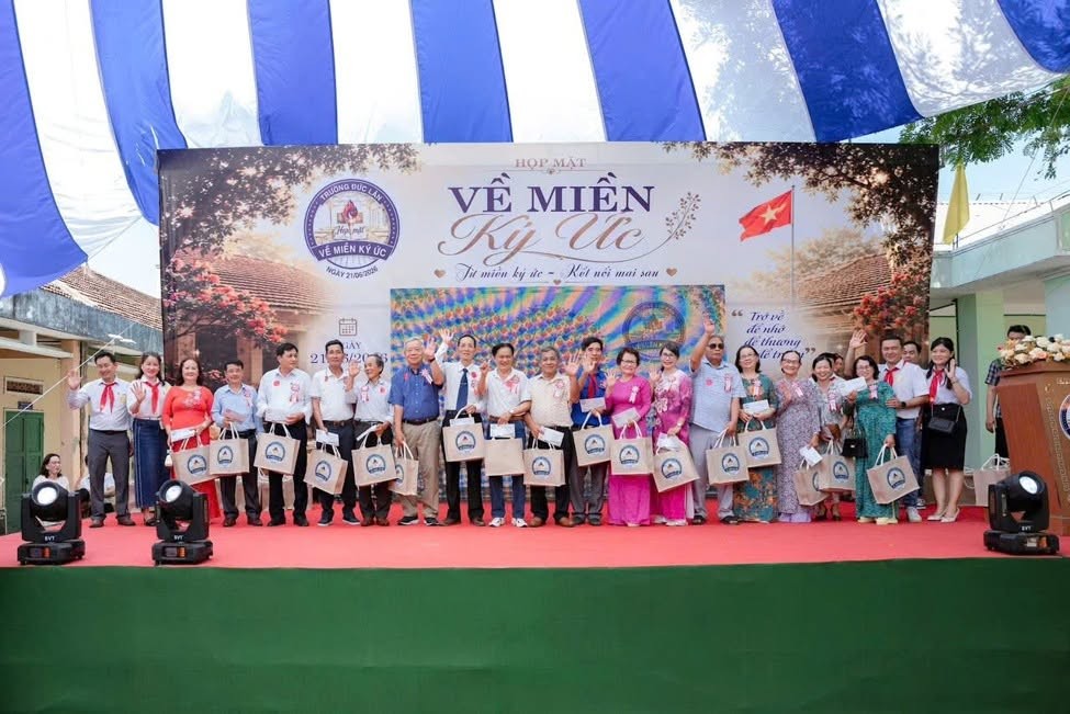 ve-mien-ky-uc6-1782547304.jpg