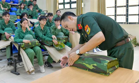 Trường THPT Lê Văn Thiêm tổ chức trải nghiệm “Chúng em cũng là chiến sĩ”
