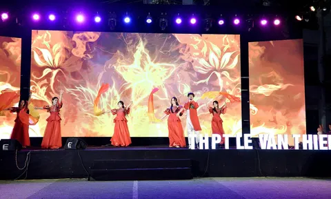 Trường THPT Lê Văn Thiêm: Nơi thanh xuân rực rỡ dưới ánh sáng "Together We Shine"
