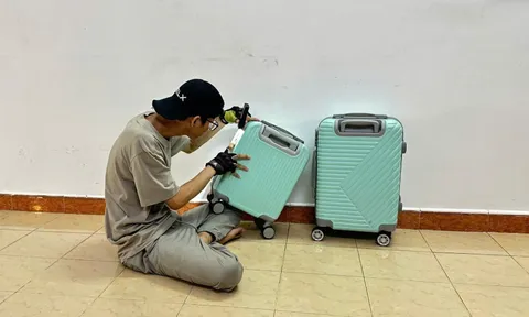 Mùa du lịch và chuyện quên mã vali: vì sao không nên cắt khóa