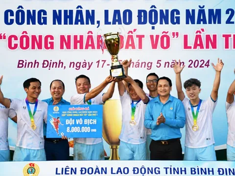 LĐLĐ tỉnh Bình Định bế mạc Giải bóng đá Cúp Công nhân đất võ lần thứ I: Cầu thủ trẻ Nguyễn Nhựt Hào đoạt giải Vua phá lưới