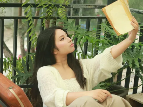 “Chị giáo” tuổi 17 và hành trình 2 năm giải bài toán “ngại nói” tiếng Anh của người Việt