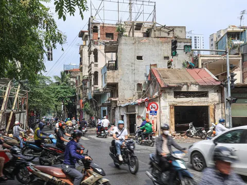 Hà Nội: Cận Cảnh Người Dân Dỡ Nhà, Giao Mặt Bằng Mở Rộng Đường Nguyễn Tuân