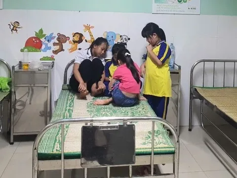 15 Học Sinh Có Dấu Hiệu Ngộ Độc Thực phẩm Do “Hiệu Ứng Đám Đông”