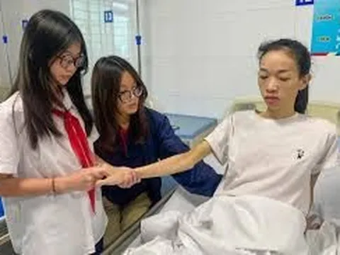 Thương Con Mồ Côi cha, Mẹ Ung Thư Di Căn Nén Đau, Dành Tiền Cho Con Ăn Học