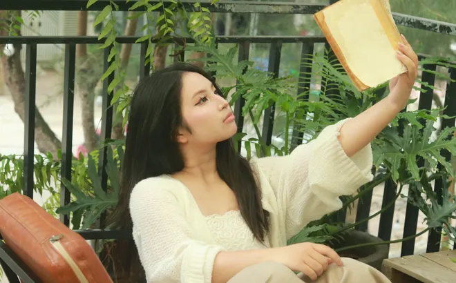 “Chị giáo” tuổi 17 và hành trình 2 năm giải bài toán “ngại nói” tiếng Anh của người Việt